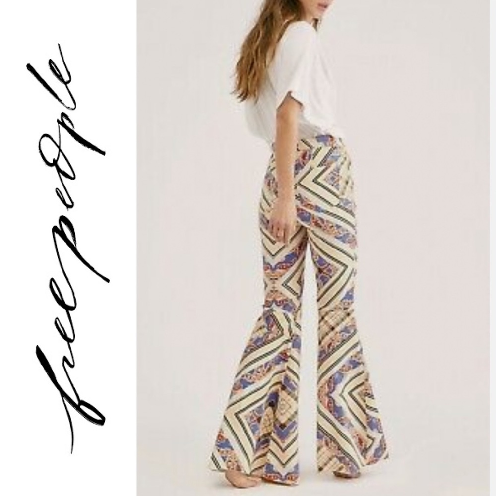 🌟NWT FREE PEOPLE FLOAT ON BY SUPERFLARE BOHO FARRAH MULTICOLOUR PAISLEY JEAN🌟 - Picture 4 of 16
